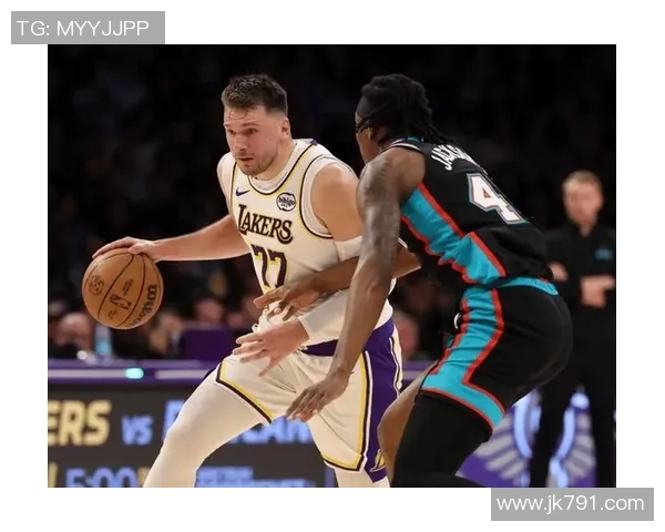 詹皇30+震慑全场！东契奇看清了，艾顿拉拉维亚成湖人生死牌